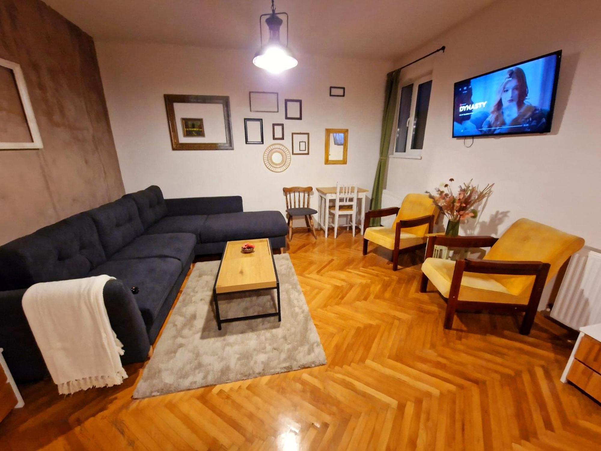 Apartment Nomad